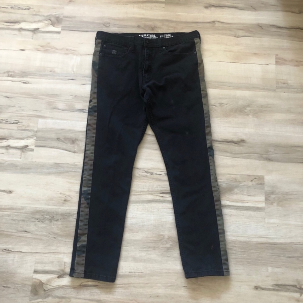 Signature by Levi Strauss Black Slim Jeans w/ Camo